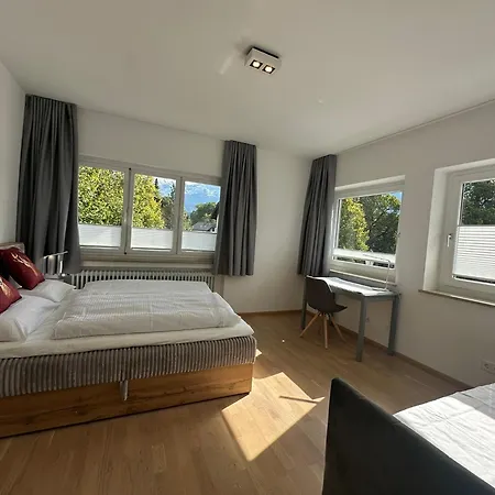 Ludwig - Haus Hochland * Garmisch-Partenkirchen